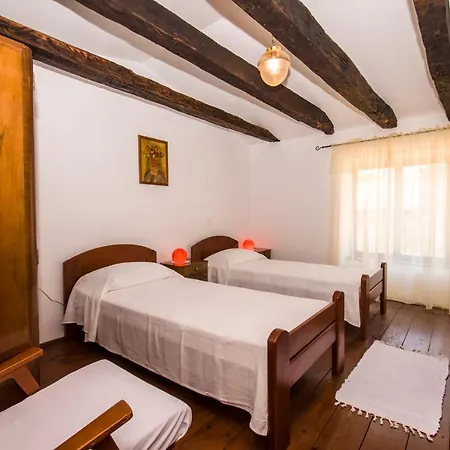 Holiday Home Trostova Kuca Pazin Exterior foto