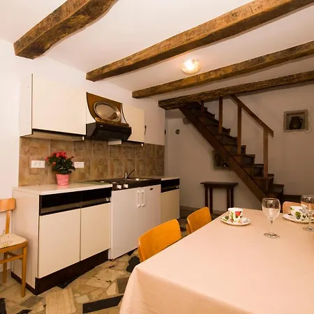 Holiday Home Trostova Kuca Pazin Exterior foto